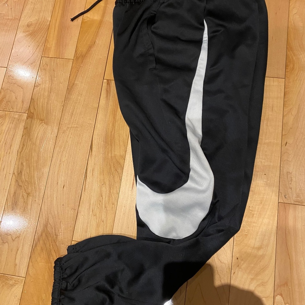 Nike Men's Dry Fit Sweatpants.-Medium